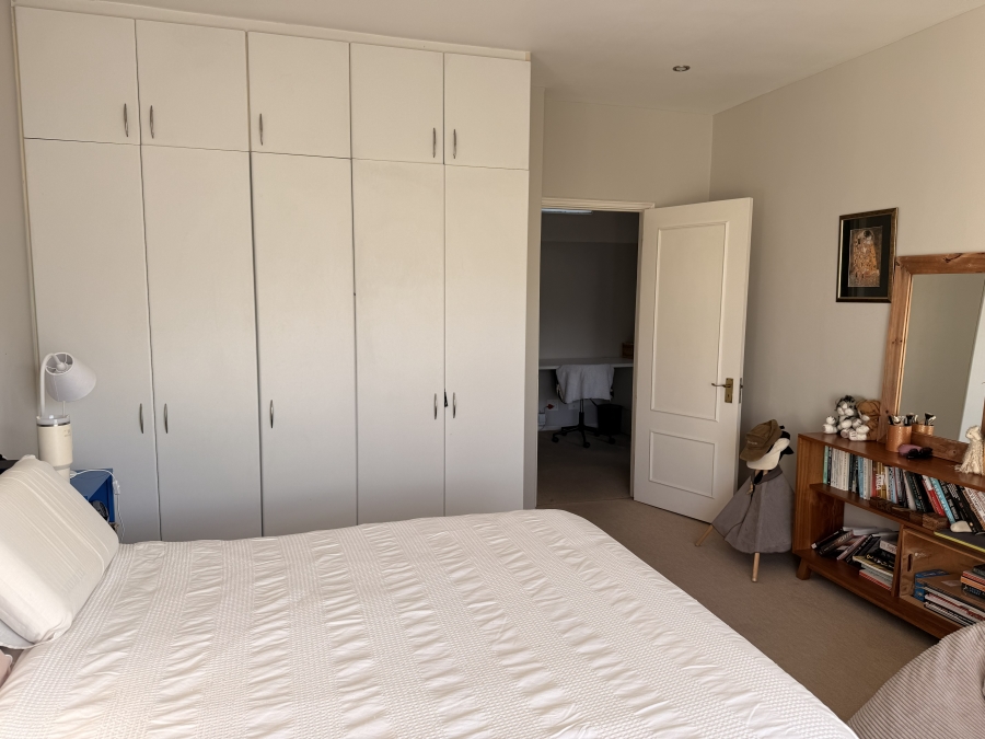 To Let 3 Bedroom Property for Rent in Wynberg Upper Western Cape